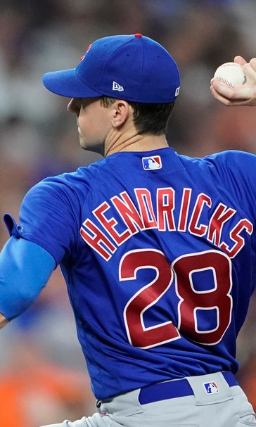 Hendricks helps Cubs avoid sweep with 2-1 win over Astros